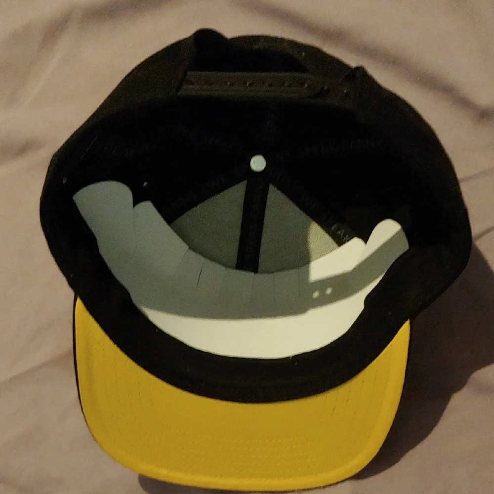 Black Fluent Snap Back Cap * One Size * Adjustable * Black & Yellow - Picture 6 of 7
